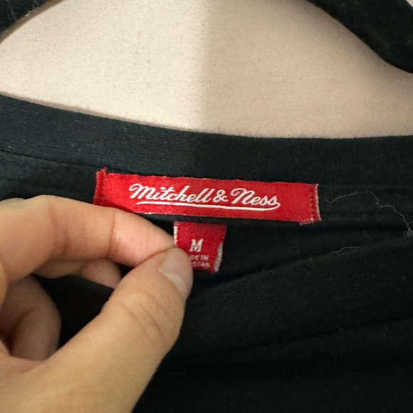 Women’s raptors t shirt - Picture 3 of 3